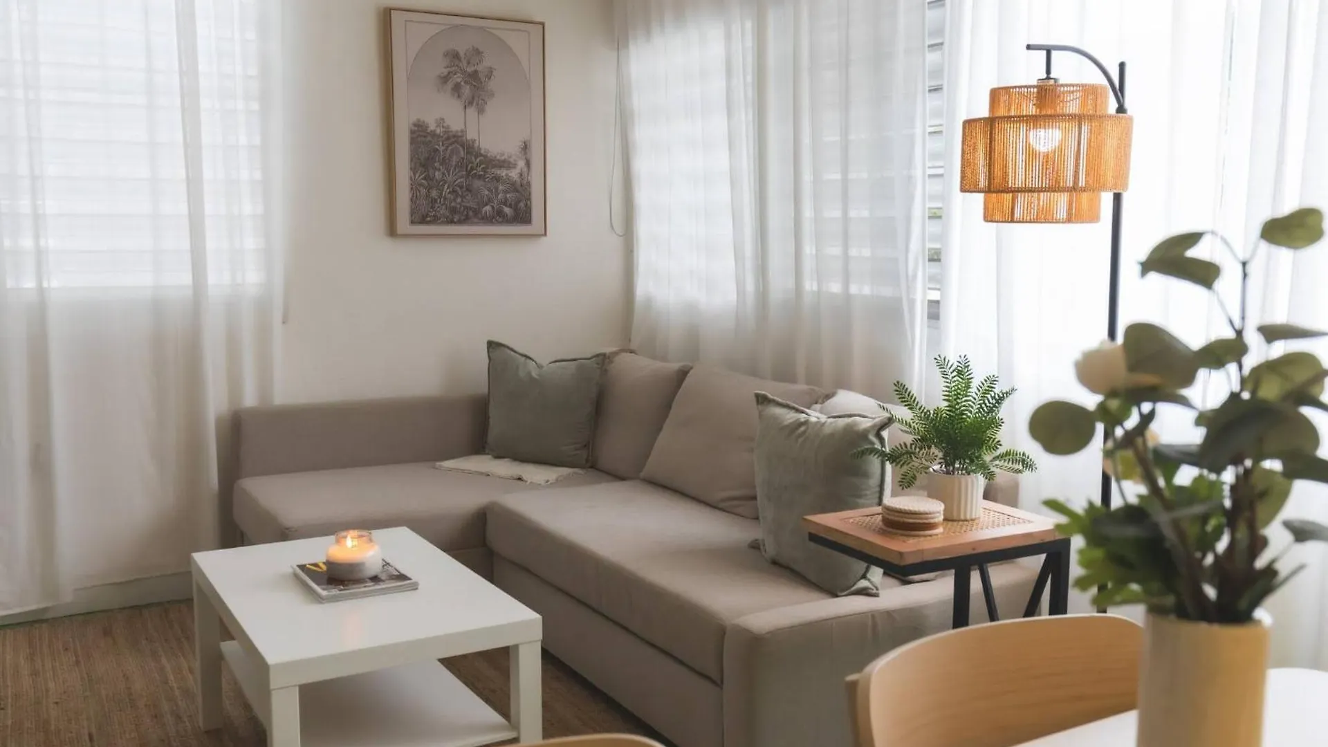 Sunny Escape Close To Beach, Dining & Fun! San Juan Apartment