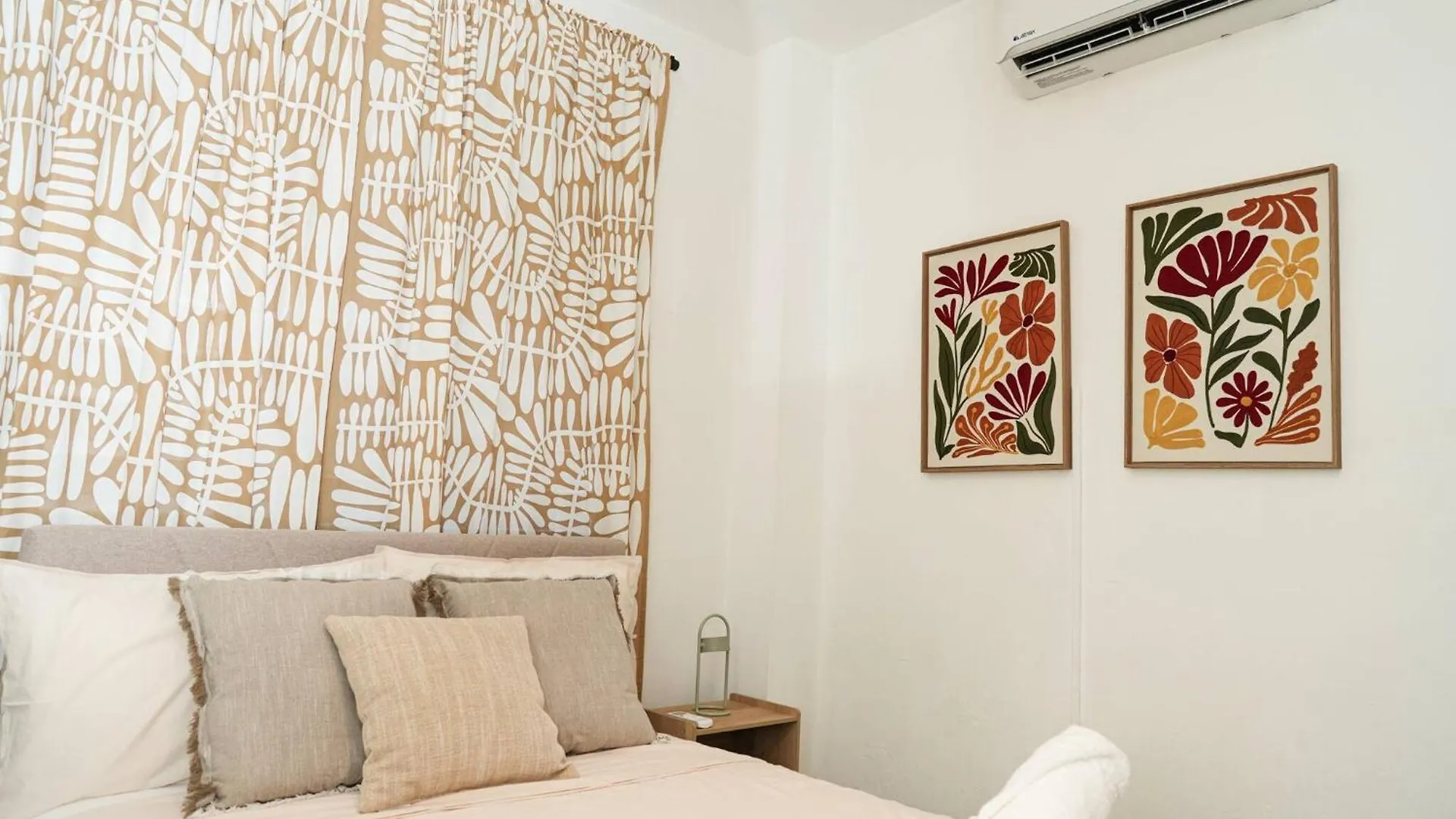 Sunny Escape Close To Beach, Dining & Fun! San Juan